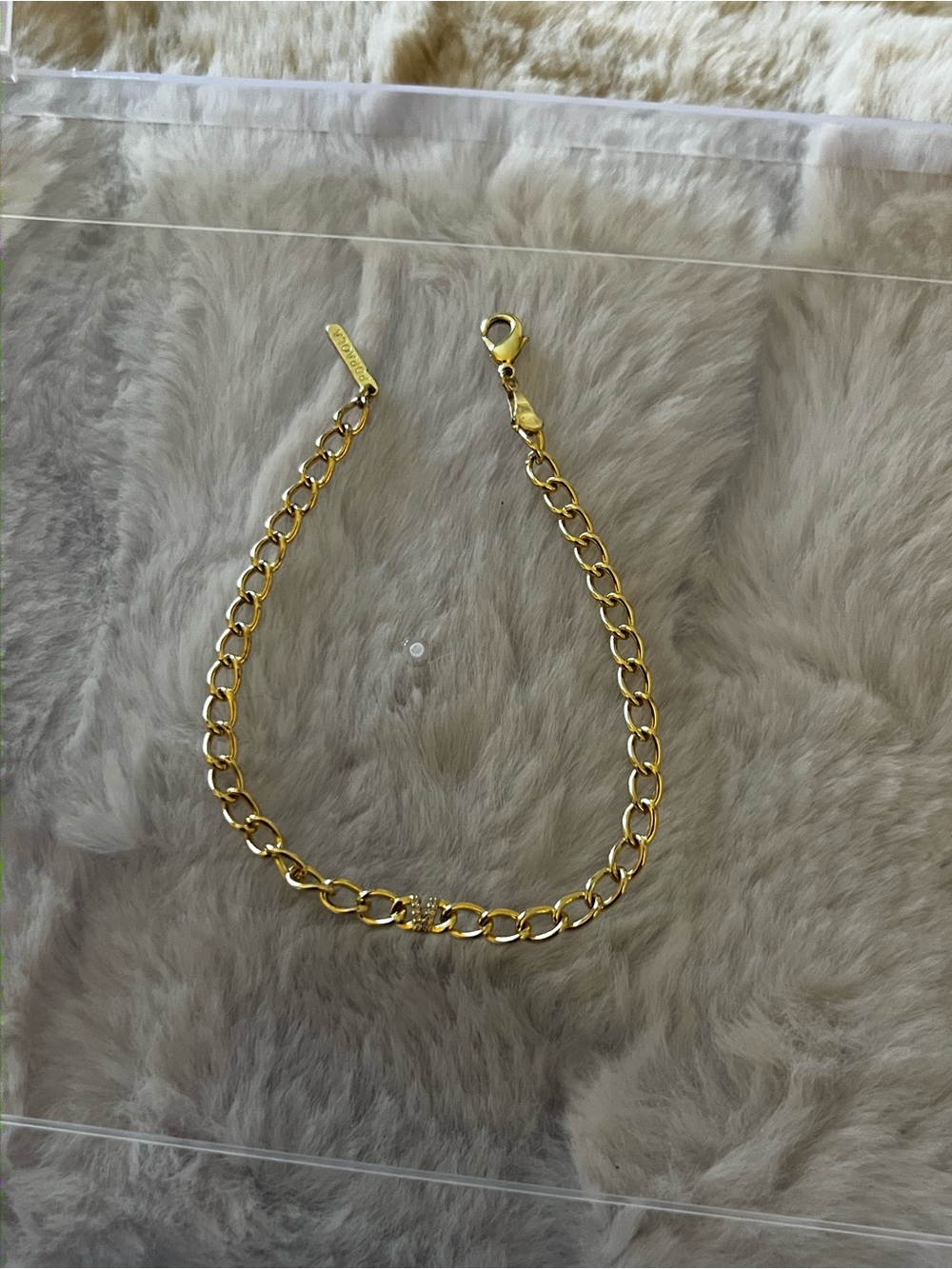 Bracelet with zirconia